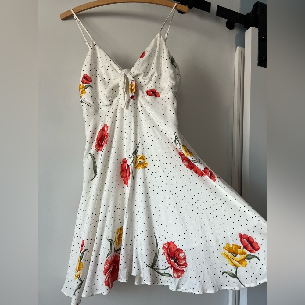 White floral dress - Picture 2 of 7